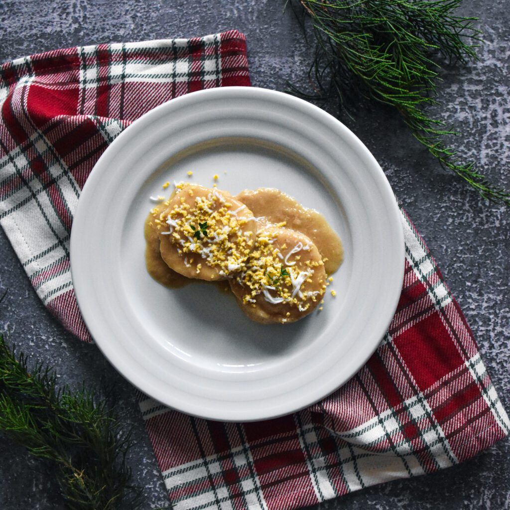 merluza con salsa de cebolla plato pescado2