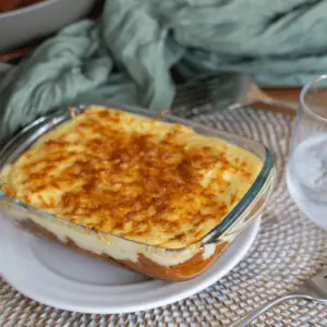 Pastel de Patata Gratinado con Carne Picada y Tomate