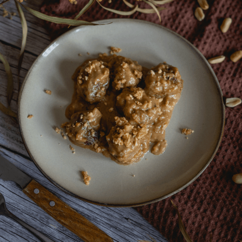 albondigas con salsa de cacahuete