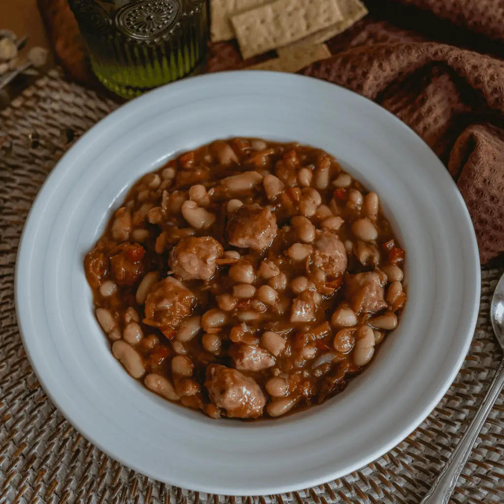 Alubias Blancas con Butifarra y Verduras