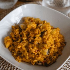 Arroz Meloso con Almejas, Mejillones y Merluza