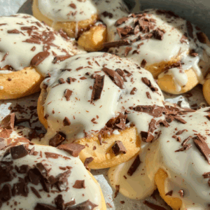 Cinnamon rolls americanos con frosting