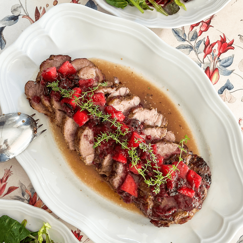 lomo asado con salsa de frutos rojos
