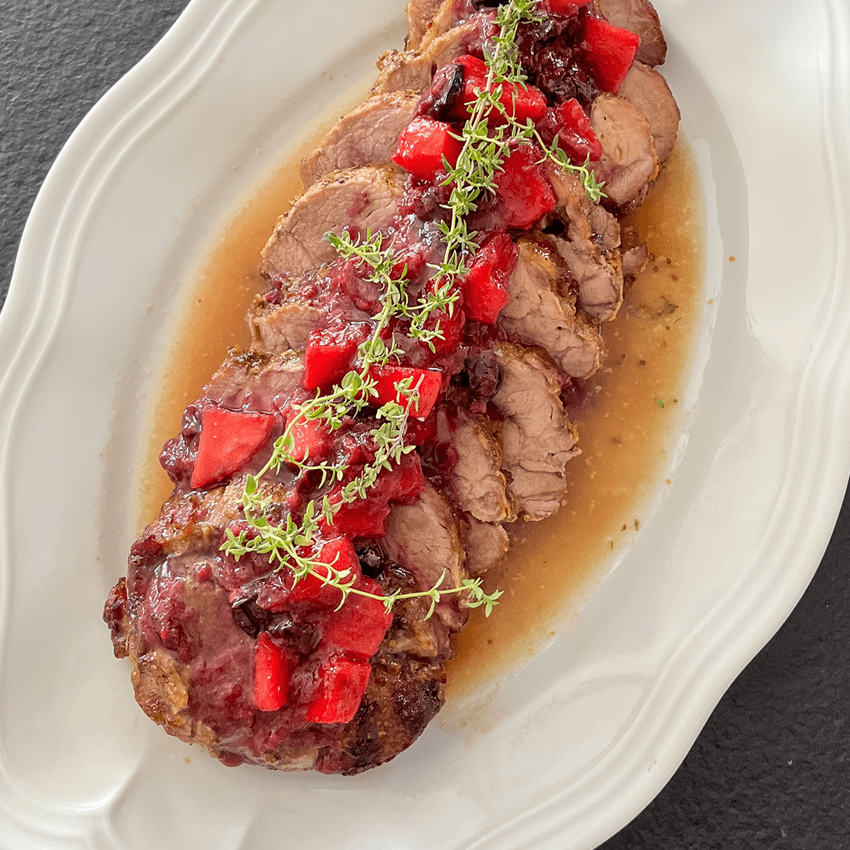 lomo asado con salsa de frutos rojos