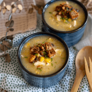 Sopa de maíz con pollo