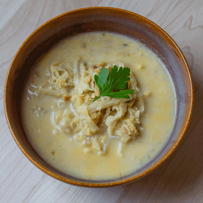 Sopa de col y cebolleta