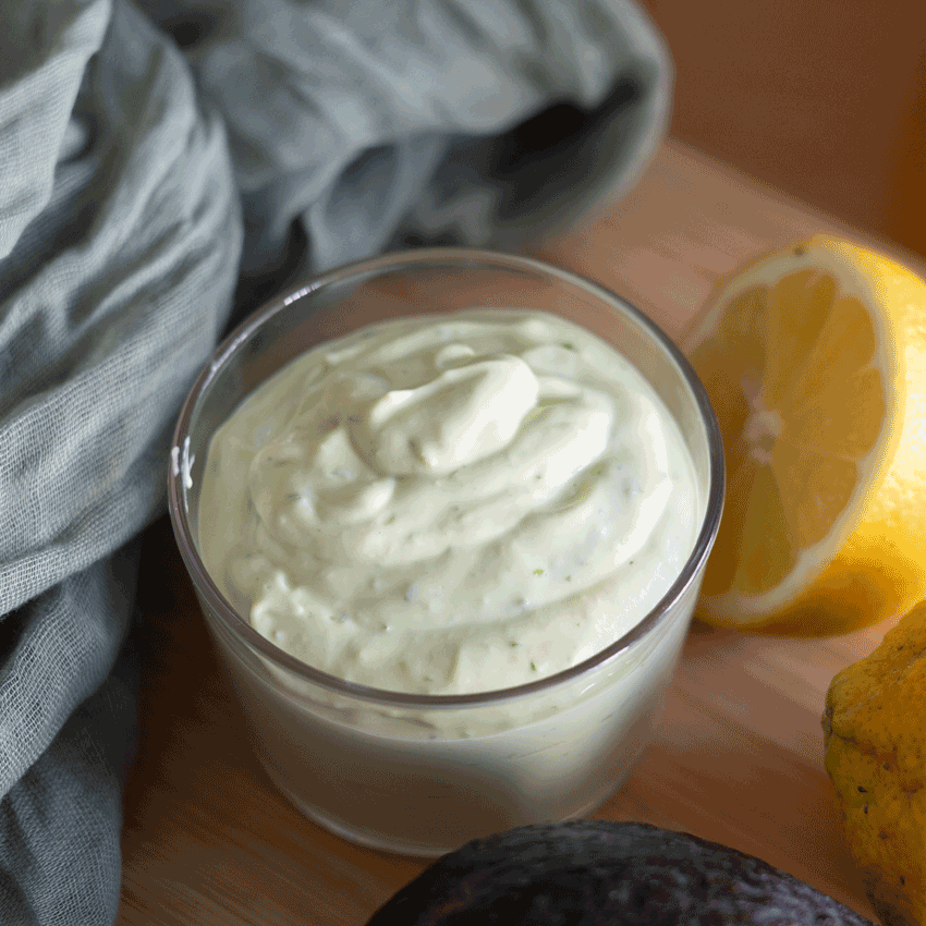 salsa de yogur y aguacate